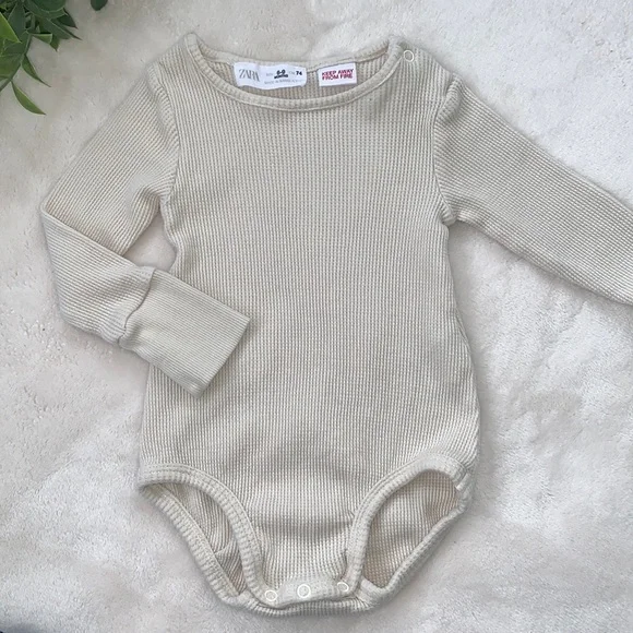 Zara Beige Baby Onesie Bodysuit 6-9M Long sleeves *Flaw - Picture 1 of 11